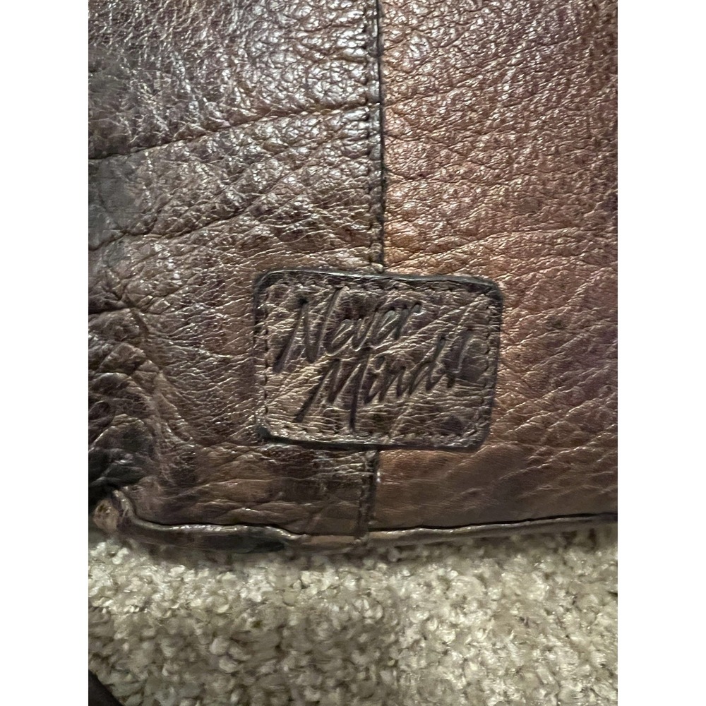 Never Mind Vintage Handmade Genuine Cowhide Leather Woman's Crossbody Bag - Picture 4 of 13